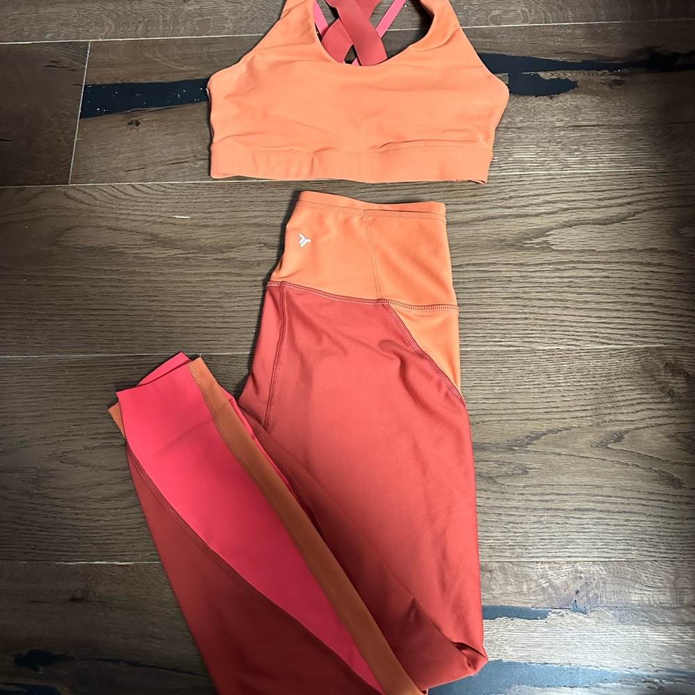 Orange workout set - Picture 2 of 3